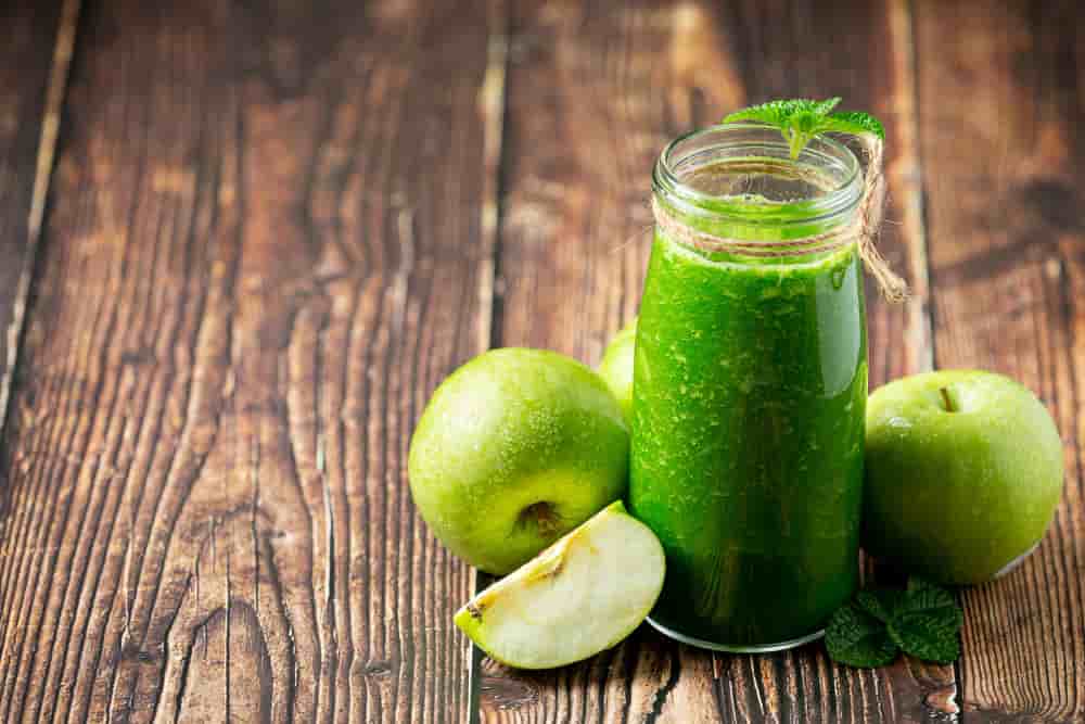 Apple Spinach Green Juice
